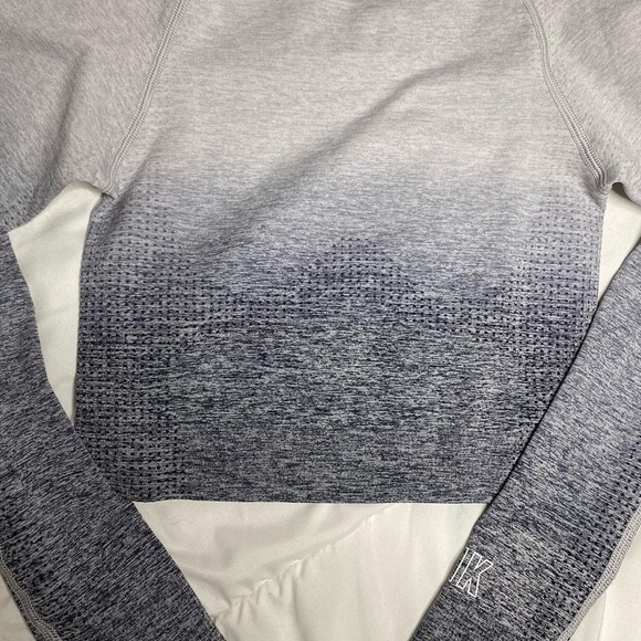 Pink VS Seamless Cropped Workout Top NWT - Picture 2 of 3